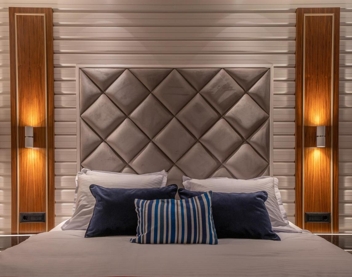 Boutique Hotel R Palazzo Котор Екстер'єр фото