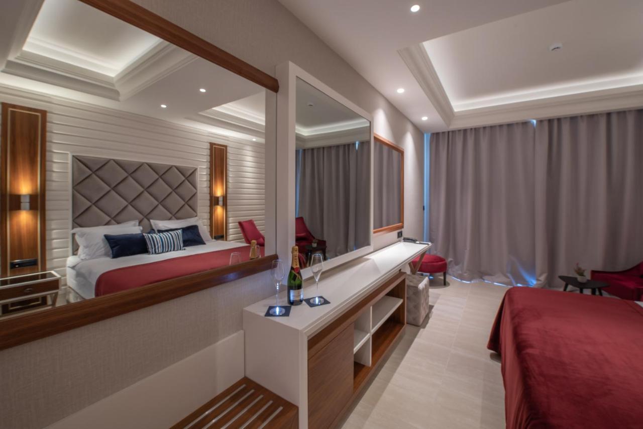 Boutique Hotel R Palazzo Котор Екстер'єр фото