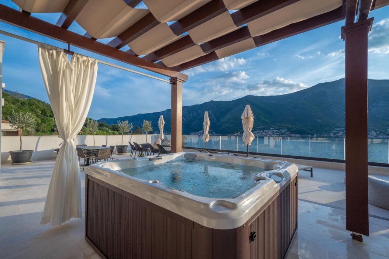 Boutique Hotel R Palazzo Котор Екстер'єр фото